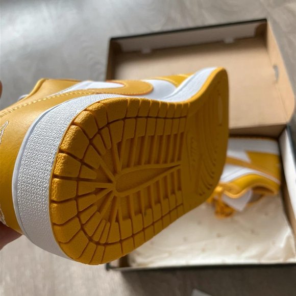 Air Jordan 1 Low - Brand new - Picture 2 of 2